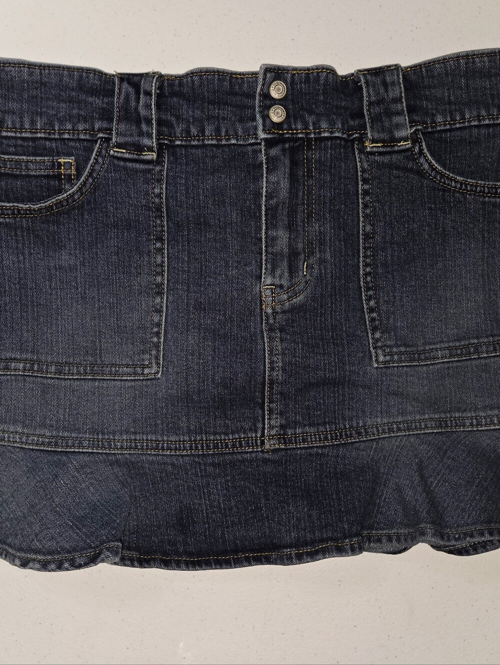 Old Navy denim skirt w/ruffle detail sz 10